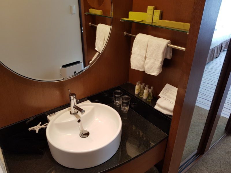 Review Hilton Niseko Village, sink