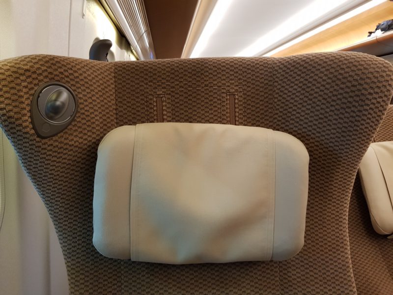 Review shinkansen high speed train japan, adjustable headrest
