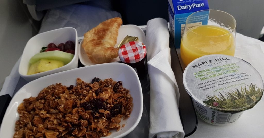 review delta airlines business class