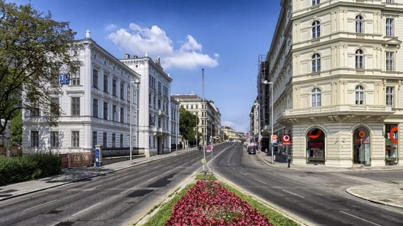 cheap business flights to Vienna