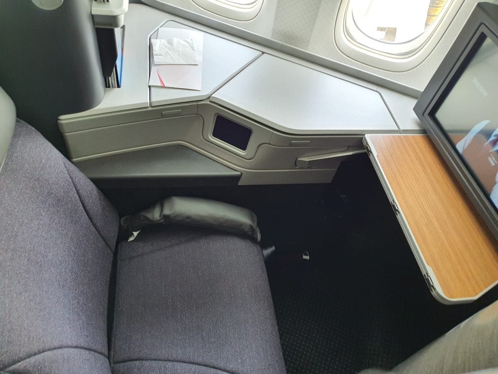 Flight review American Airlines Business class seat