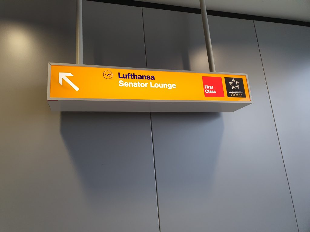 Lufthansa Senator Lounge Frankfurt entrance
