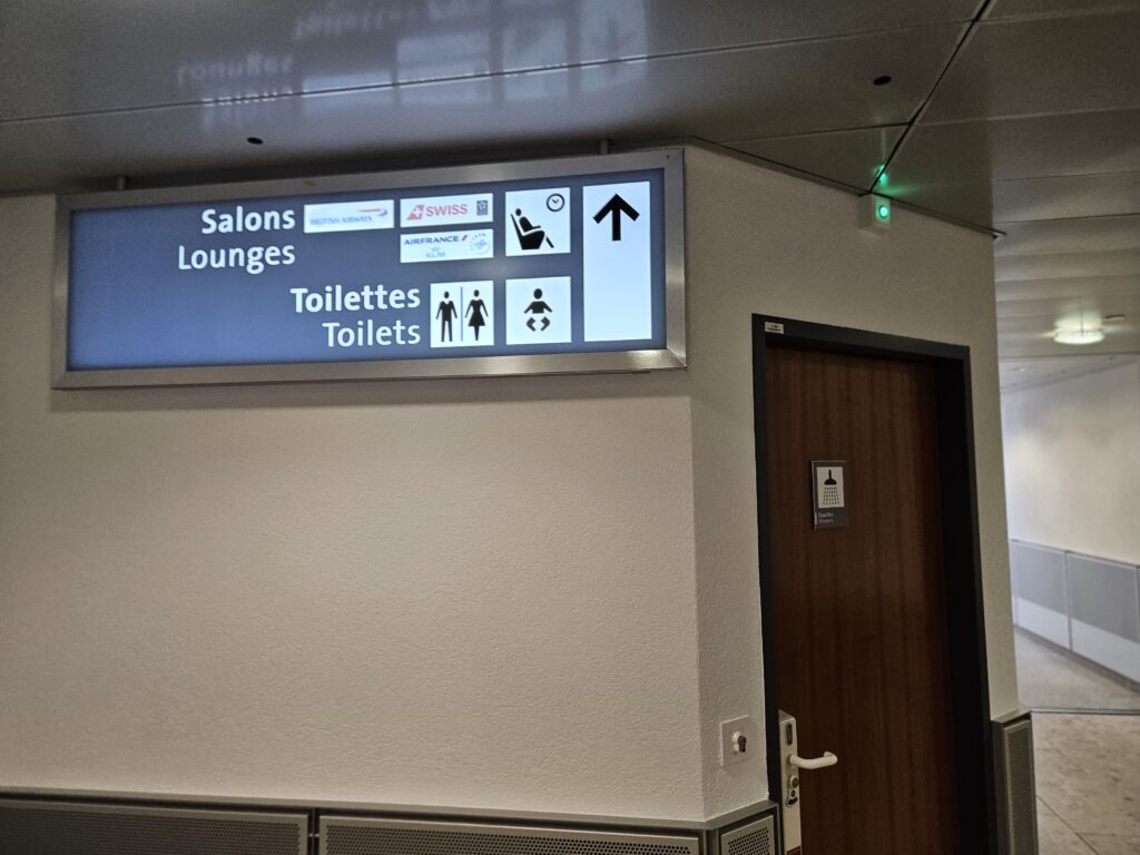  Senator lounge Geneva review location