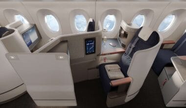 Business-Class-Sitz mit Fensterblick – günstiger Premium-Flug ab Europa